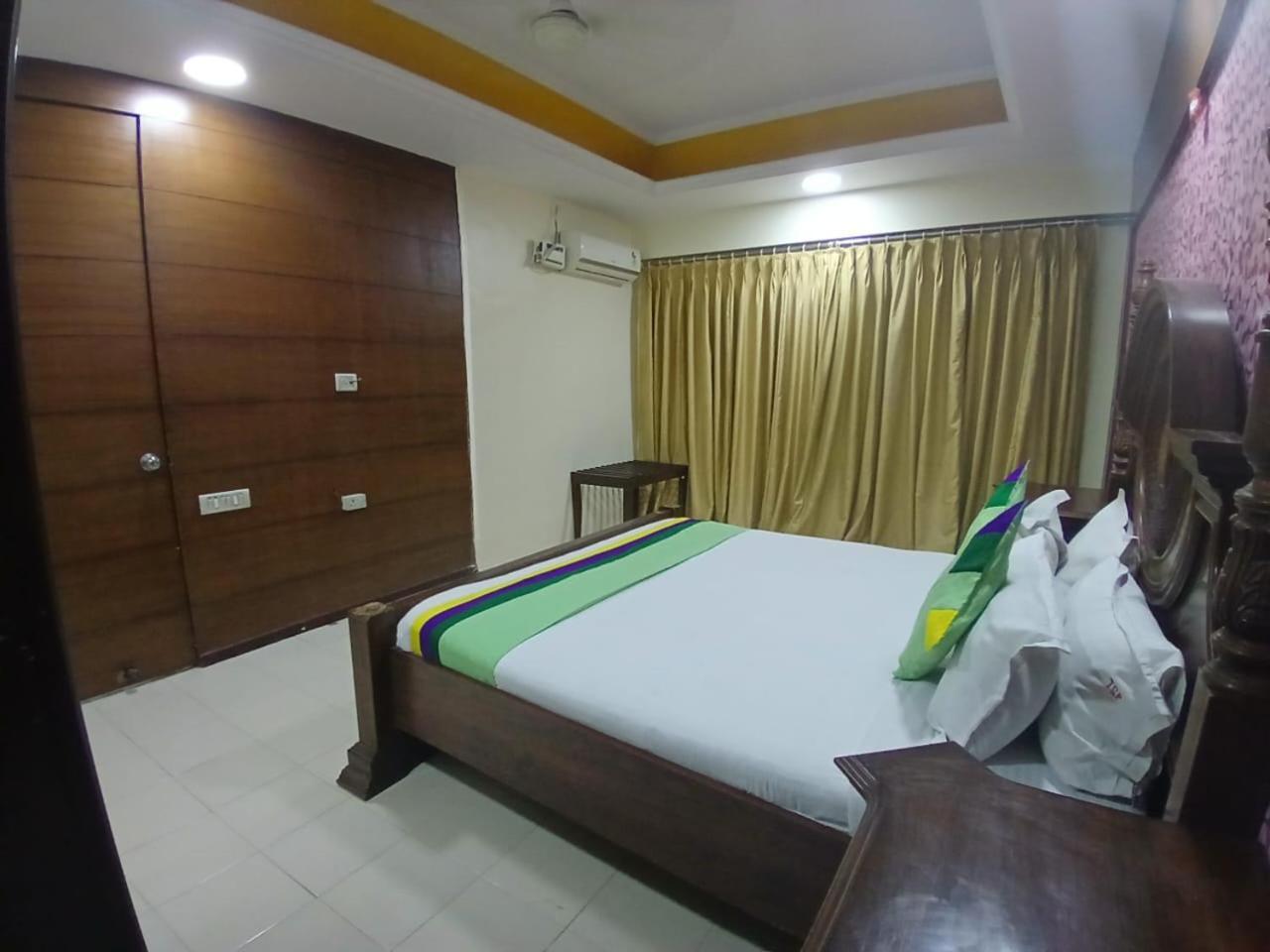 Blossoms Room The Plaza-Luxury Collection- Lakdikapul Hyderabad Ngoại thất bức ảnh